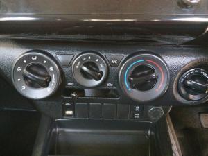 Toyota Hilux 2.4 GD-6 Raider 4X4 automaticD/C - Image 18