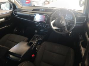 Toyota Hilux 2.4 GD-6 Raider 4X4 automaticD/C - Image 6