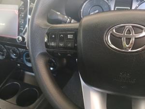 Toyota Hilux 2.4 GD-6 Raider 4X4 automaticD/C - Image 9