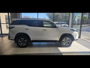 Toyota Fortuner 2.8GD-6 Raised Body automatic - Image 3