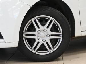 Renault Sandero 66kW turbo Expression (aircon) - Image 2