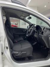 Honda BR-V 1.5 Comfort - Image 11