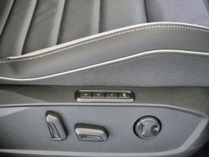 Volkswagen Golf 1.4TSI R-Line Plus - Image 13