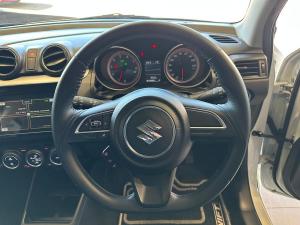 Suzuki Swift 1.2 GLX manual - Image 12