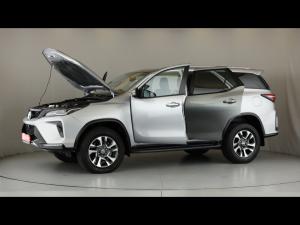 Toyota Fortuner 2.4GD-6 4x4 - Image 12