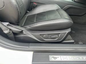 Ford Mustang 5.0 GT fastback - Image 16