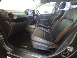 Hyundai Grand i10 1.0 Executive hatch - Image 7