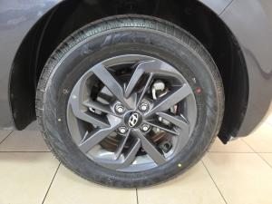 Hyundai Grand i10 1.0 Executive hatch - Image 20