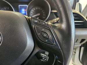 Toyota C-HR 1.2T Luxury - Image 10