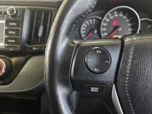 Toyota RAV4 2.0 GX auto - Image 9