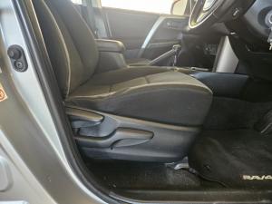 Toyota RAV4 2.0 GX auto - Image 16