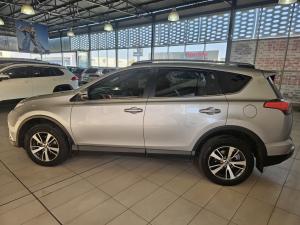 Toyota RAV4 2.0 GX auto - Image 20