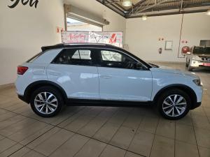 Volkswagen T-Roc 2.0TSI 140kW 4Motion Design - Image 3