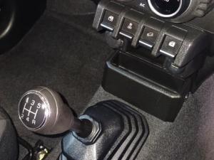 Suzuki Jimny 1.5 GLX - Image 12