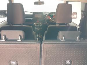 Suzuki Jimny 1.5 GLX - Image 17
