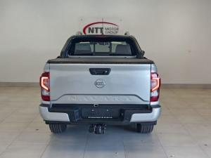Nissan Navara 2.5DDTI LE/LE Plus automatic D/C - Image 4