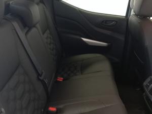 Nissan Navara 2.5DDTI LE/LE Plus automatic D/C - Image 9