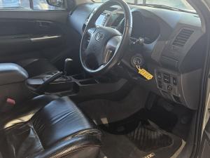 Toyota Hilux 3.0 D-4D Raider 4X4 automaticD/C - Image 12