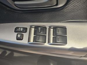 Toyota Hilux 3.0 D-4D Raider 4X4 automaticD/C - Image 16