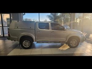 Toyota Hilux 3.0 D-4D Raider 4X4 automaticD/C - Image 3