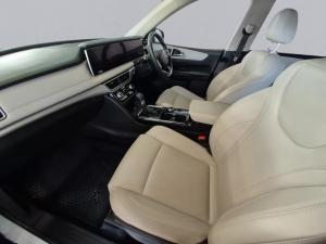 Mahindra XUV 700 2.0 AX7L automatic - Image 3