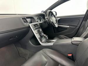 Volvo V60 CC D4 Inscription Geartronic AWD - Image 17