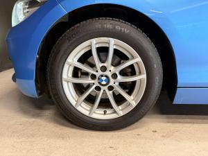 BMW 1 Series 118i 5-door auto - Image 15