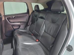 Volvo XC60 D3 Elite - Image 8
