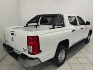 Mitsubishi Triton 2.4DI-D double cab GL 4x4 - Image 4