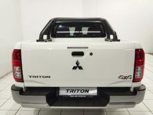 Mitsubishi Triton 2.4DI-D double cab GL 4x4 - Image 5