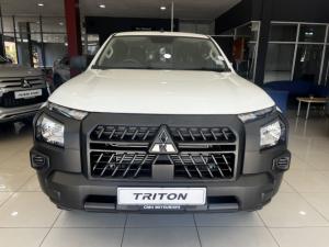Mitsubishi Triton 2.4DI-D double cab GL 4x4 - Image 8