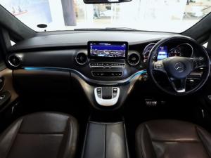 Mercedes-Benz V-Class V300d Avantgarde AMG Line - Image 10