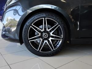Mercedes-Benz V-Class V300d Avantgarde AMG Line - Image 26