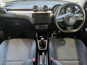 Suzuki Swift 1.2 GLX manual - Image 6