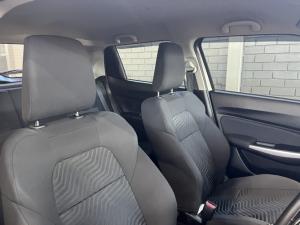 Suzuki Swift 1.2 GLX manual - Image 9
