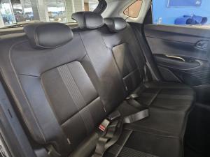Hyundai i20 1.0T Fluid auto - Image 11