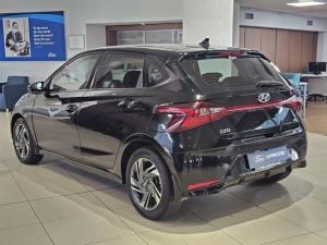 Hyundai i20 1.0T Fluid auto - Image 7