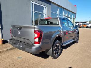Nissan Navara 2.5DDTi double cab LE Plus - Image 3