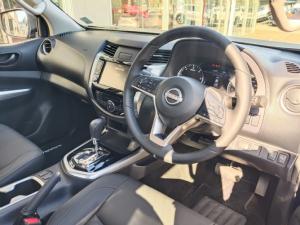 Nissan Navara 2.5DDTi double cab LE Plus - Image 6