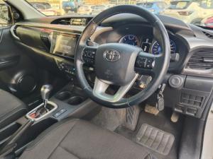 Toyota Hilux 2.8GD-6 double cab Raider auto - Image 6