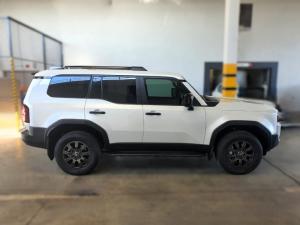 Toyota Land Cruiser Prado 2.8GD VX-R - Image 3