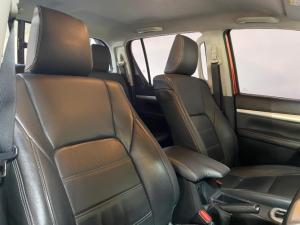 Toyota Hilux 2.8GD-6 double cab Raider auto - Image 8