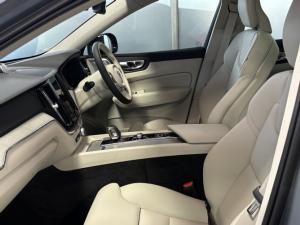 Volvo XC60 T8 Recharge AWD Plus Dark - Image 6