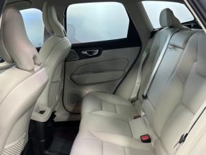 Volvo XC60 T8 Recharge AWD Plus Dark - Image 7