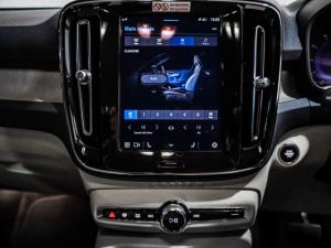 Volvo XC40 B3 Essential - Image 17
