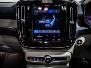 Volvo XC40 B3 Essential - Image 17