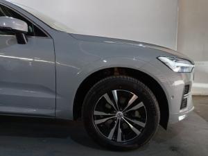 Volvo XC60 B5 AWD Essential - Image 2