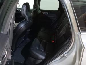 Volvo XC60 B5 AWD Essential - Image 8
