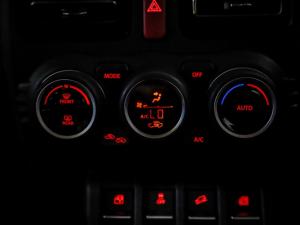 Suzuki Jimny 1.5 GLX AllGrip 5-door manual - Image 17