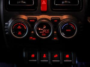 Suzuki Jimny 1.5 GLX AllGrip 5-door manual - Image 17